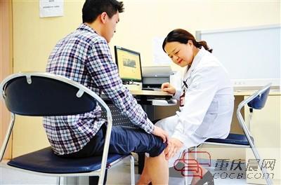 因為這病 他用皮帶把大腿抽得青一塊紫一塊